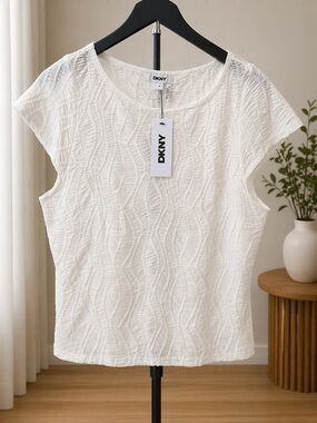DKNY Textured Cap Sleeve Top Ivory Size Medium NWT